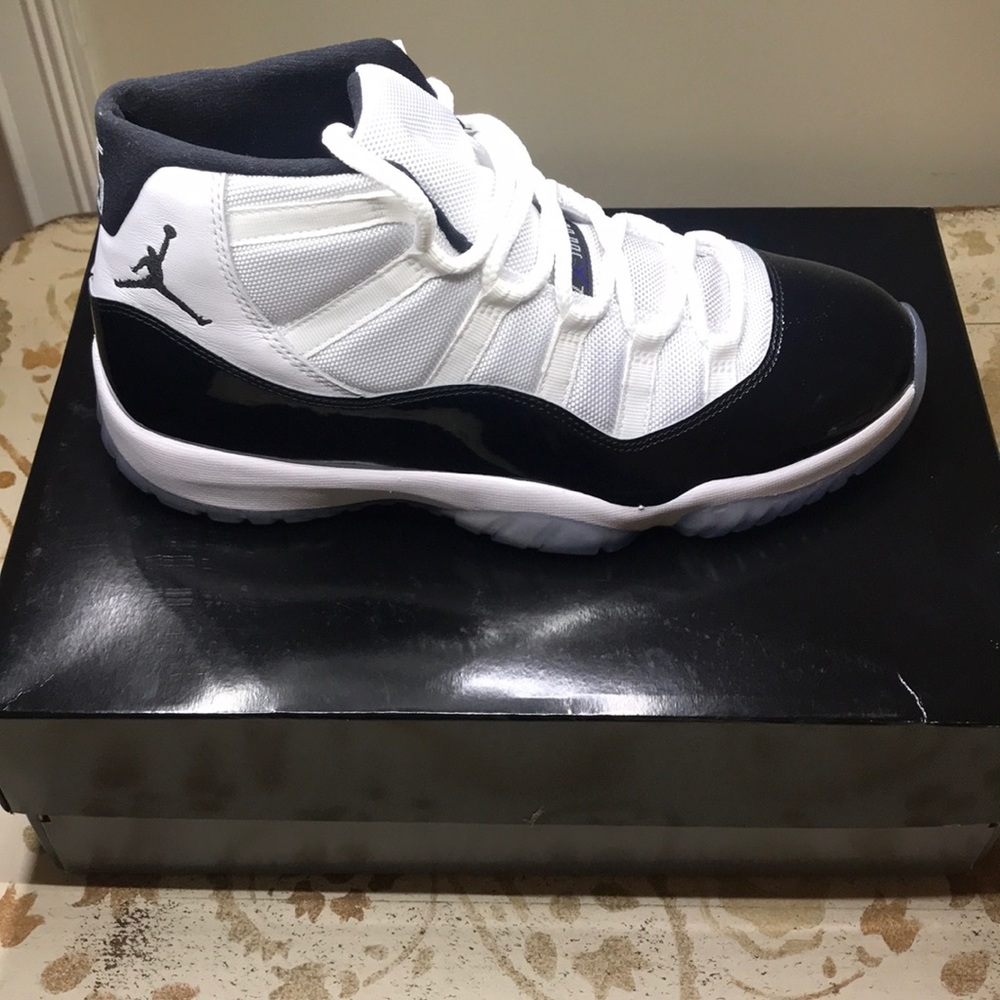Air Jordan 11 Retro Concord